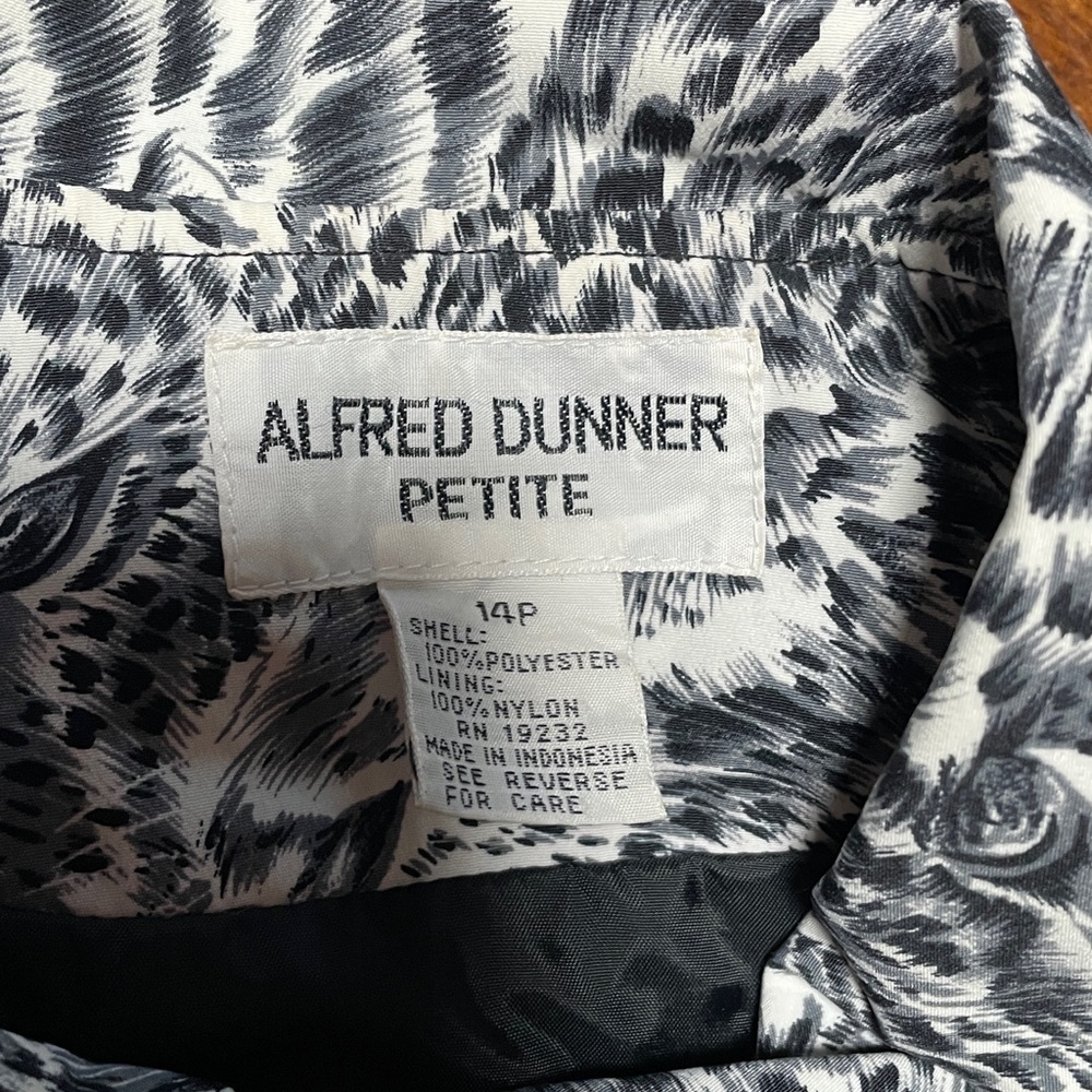 Alfred Dunner Monochrome Animal Print Jacket - Picture 6 of 7